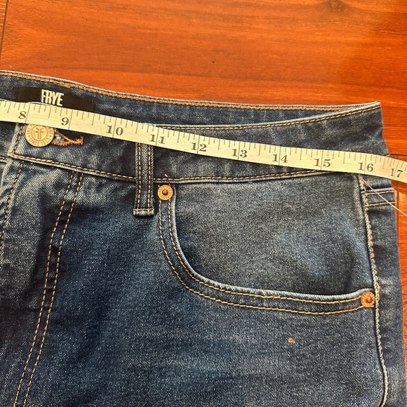 FRYE Straight Leg Jeans • Size 10/30 • Medium Wash Denim - Picture 8 of 10